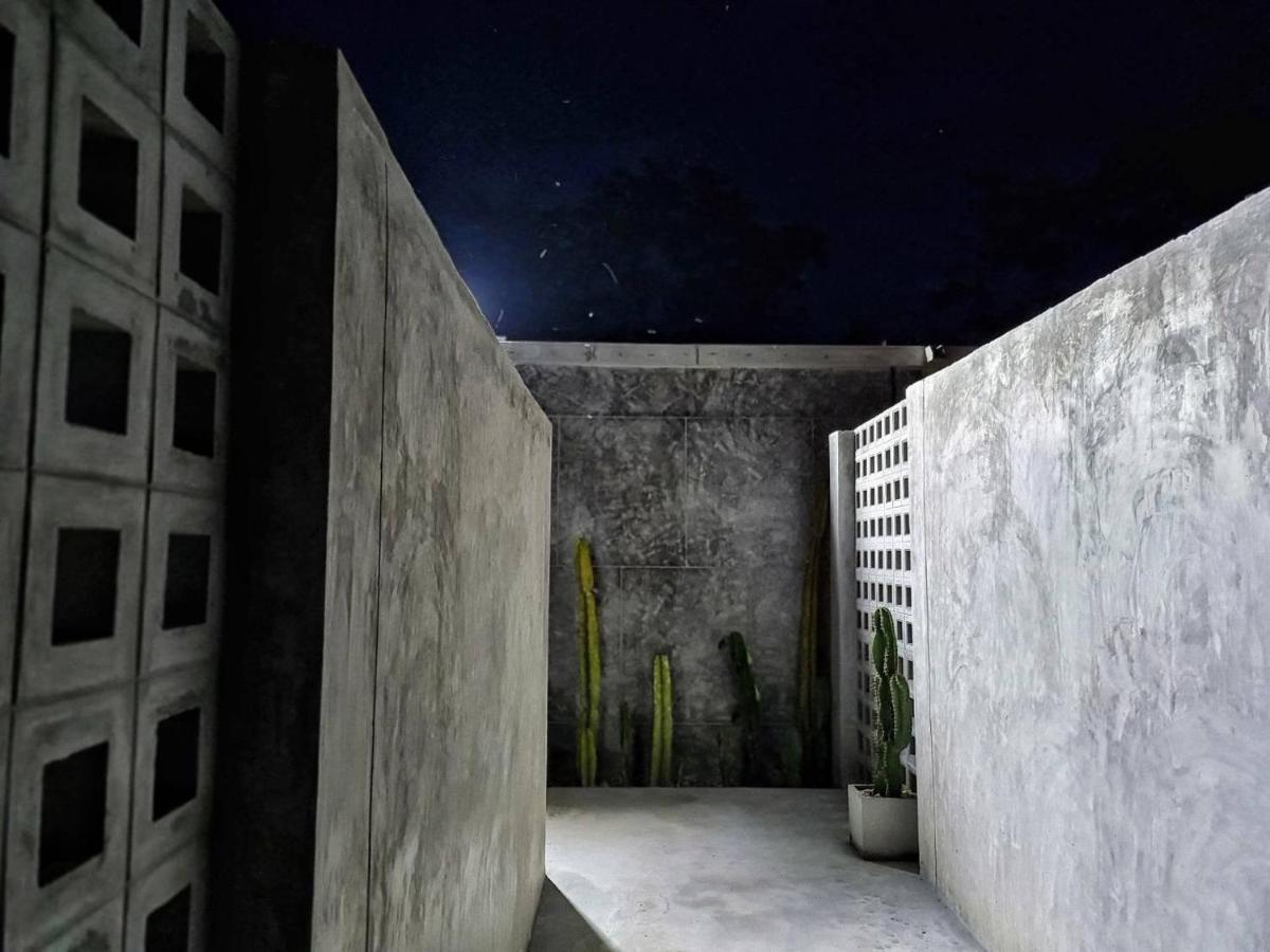 The Box Promkiri Apartment Nakhon Si Thammarat Bagian luar foto